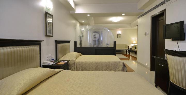 Ambience Executive Hotel Pimpri-Chinchwad Exterior foto
