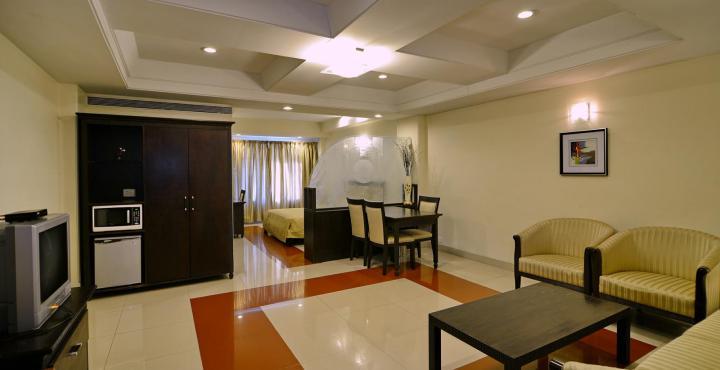 Ambience Executive Hotel Pimpri-Chinchwad Exterior foto