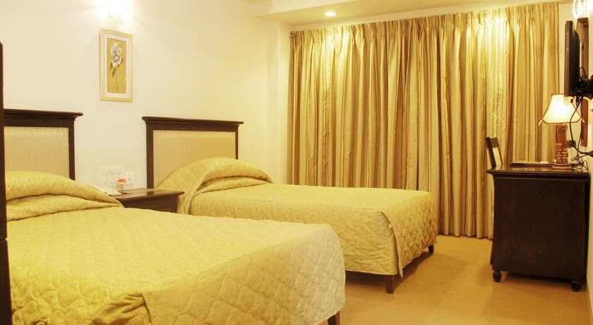 Ambience Executive Hotel Pimpri-Chinchwad Exterior foto